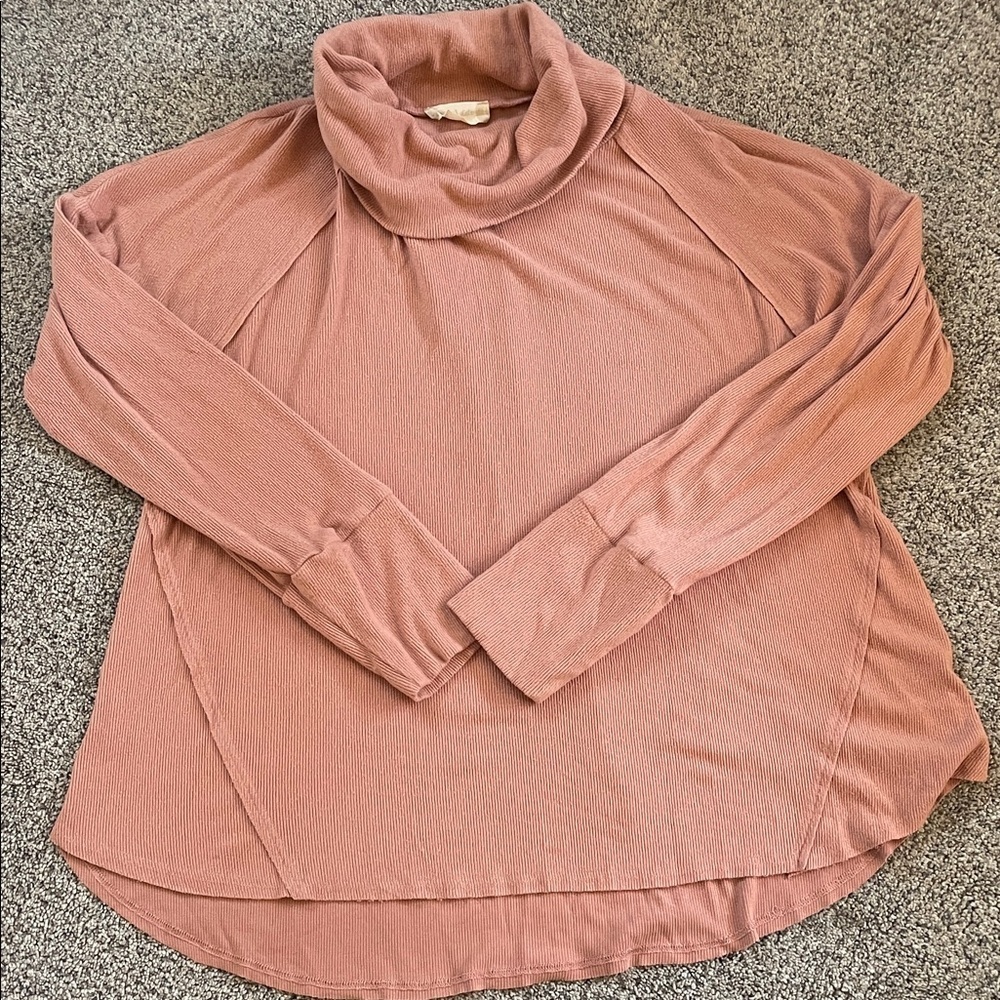 Altar’d state muted peach turtle neck large